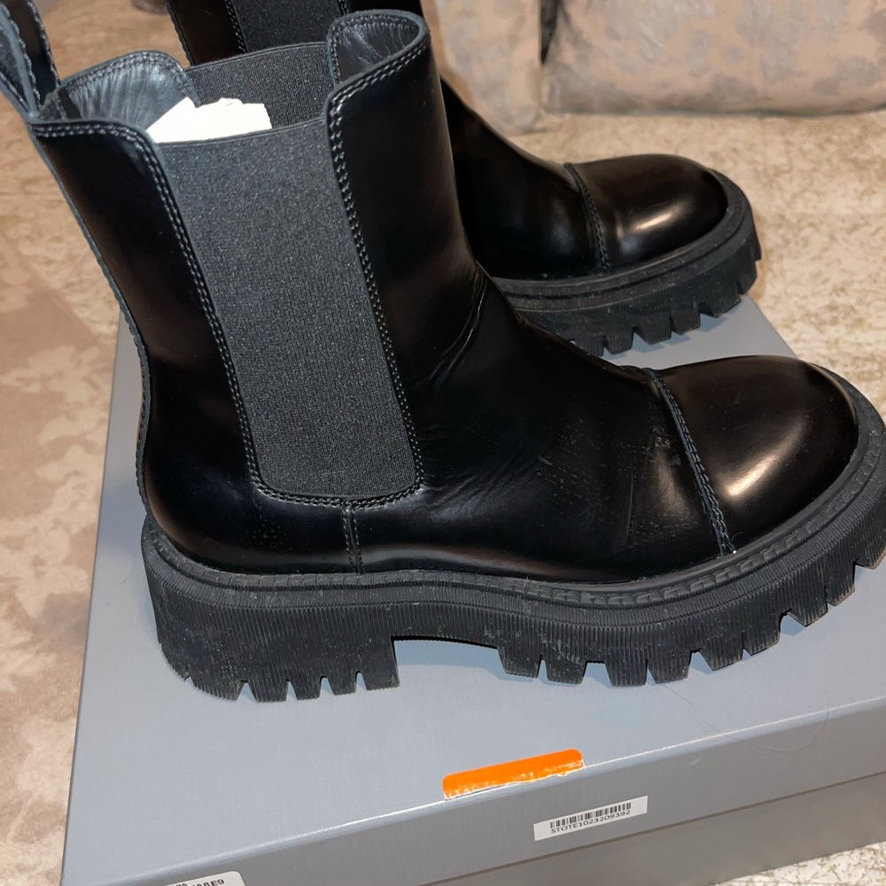 Balenciaga women boots . Size 40 - Picture 7 of 11